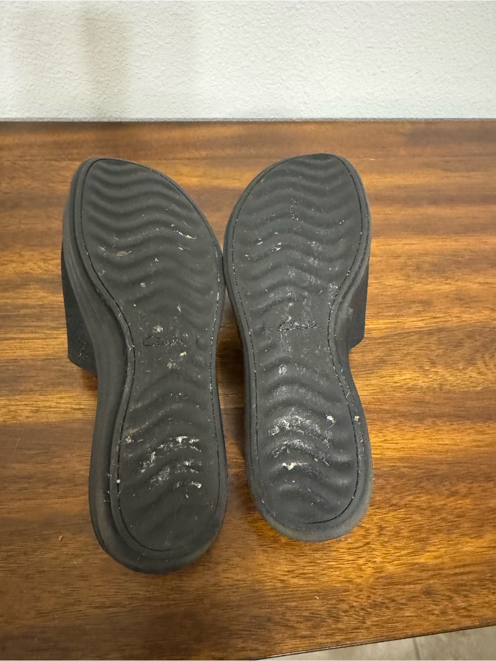 Clarks Women’s Black Perforated Slide Sandals - Picture 5 of 5